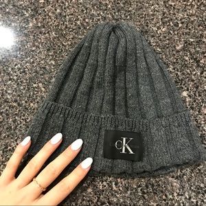 CALVIN KLEIN GREY BEANIE